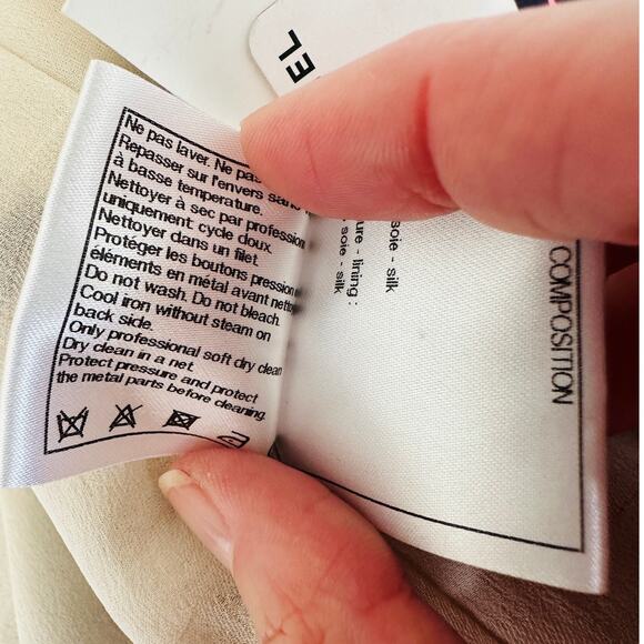 NWT Chanel 100% Silk Ecru Multi-Color Chanel Logo Jacket 42 / L - Picture 14 of 16